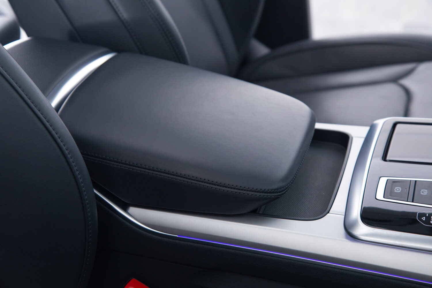 Q8 55TFSIクワトロデビューPラグジュアリー4WD