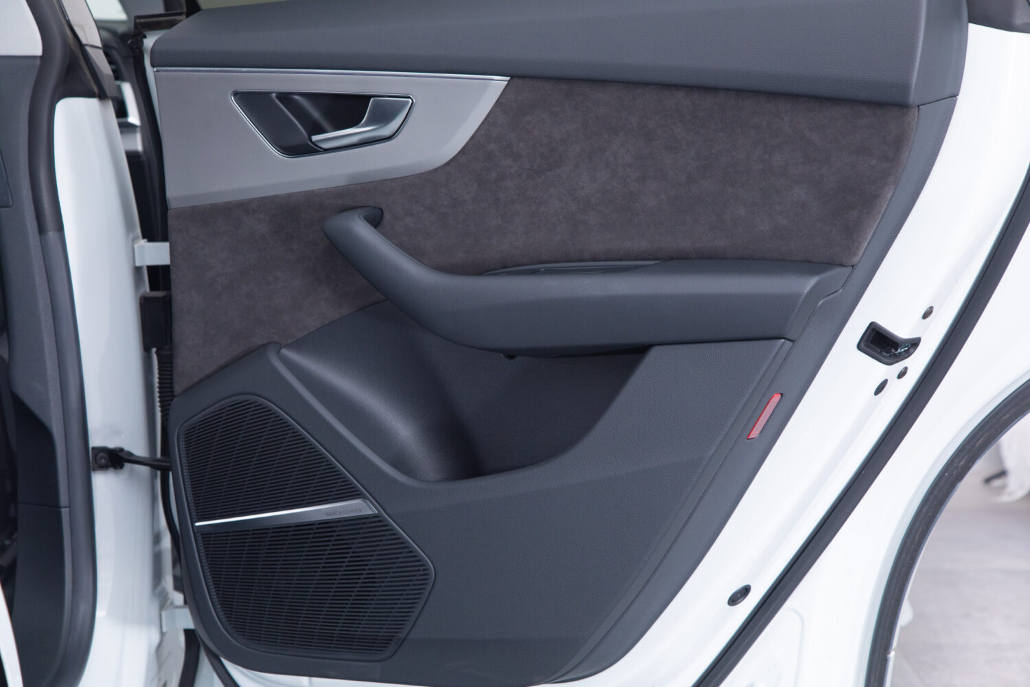 Q8 55TFSIクワトロデビューPラグジュアリー4WD