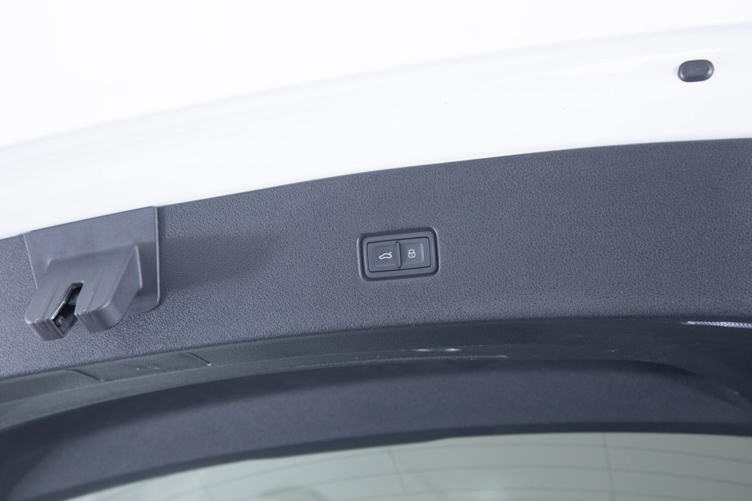 Q8 55TFSIクワトロデビューPラグジュアリー4WD