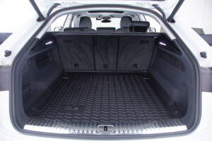 Q8 55TFSIクワトロデビューPラグジュアリー4WD