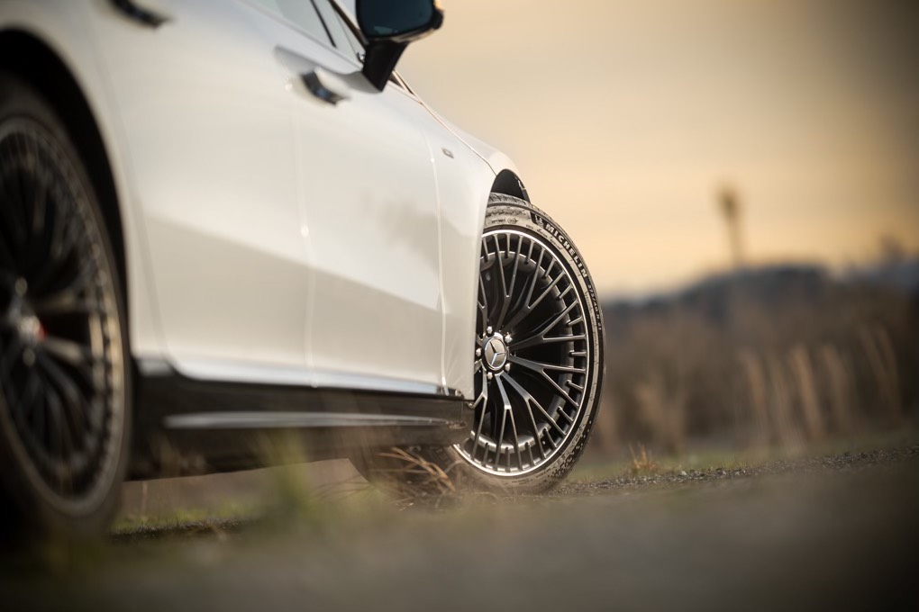 メルセデスAMG・EQS53（2024）静寂の中のAMG