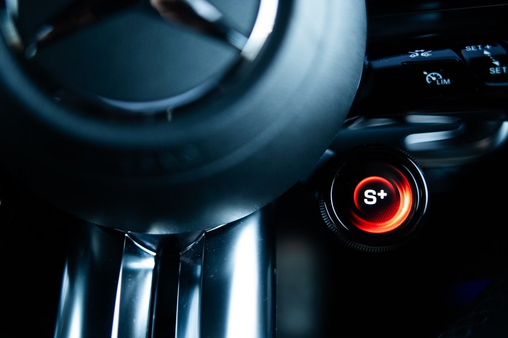 メルセデスAMG・EQS53（2024）静寂の中のAMG