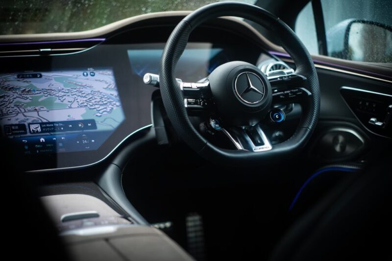 メルセデスAMG・EQS53(2024)静寂の中のAMG