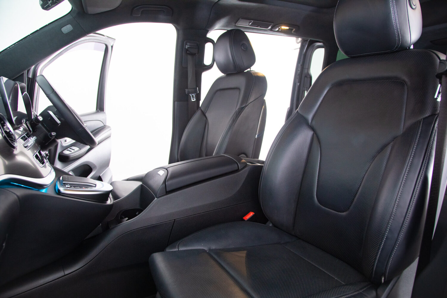 Vクラス V220 d エクスクルーシブ ロング プラチナスイート ディーゼルターボ