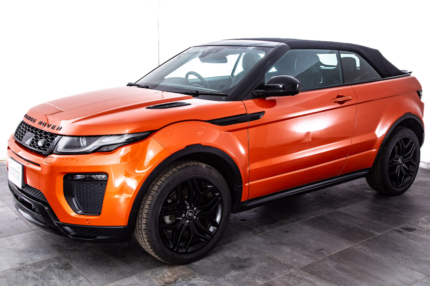 レンジローバーイヴォークコンバーチブル HSE ダイナミック 4WD