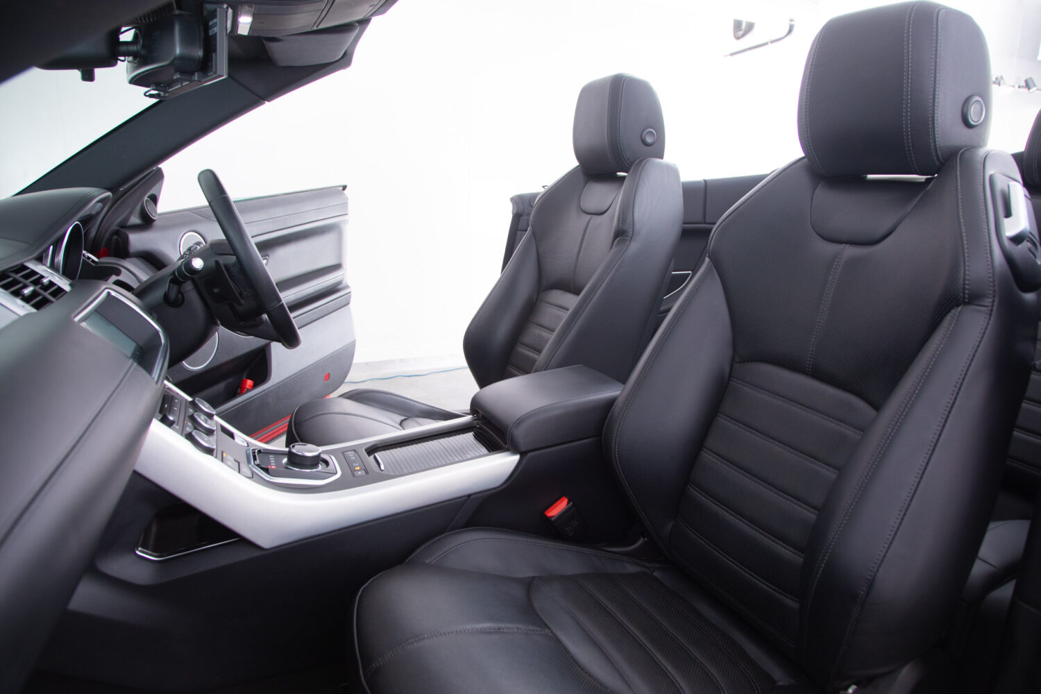 レンジローバーイヴォーク HSE ダイナミック 4WD