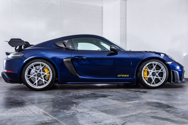 ポルシェ 718ケイマン GT4 RS PDK