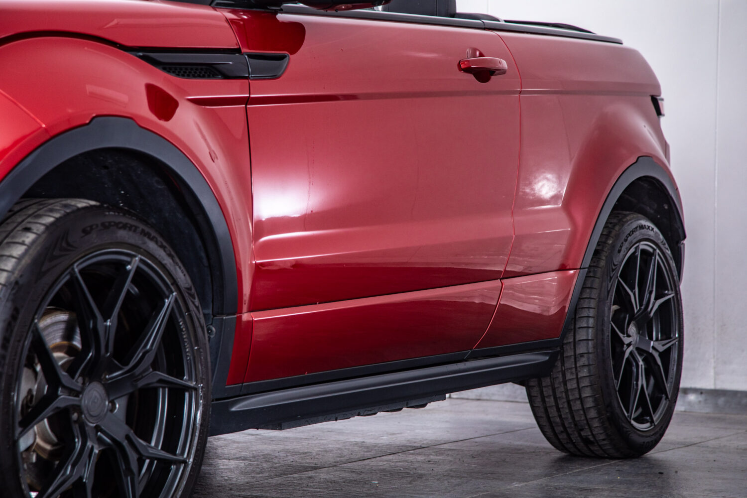 レンジローバーイヴォーク HSE ダイナミック 4WD