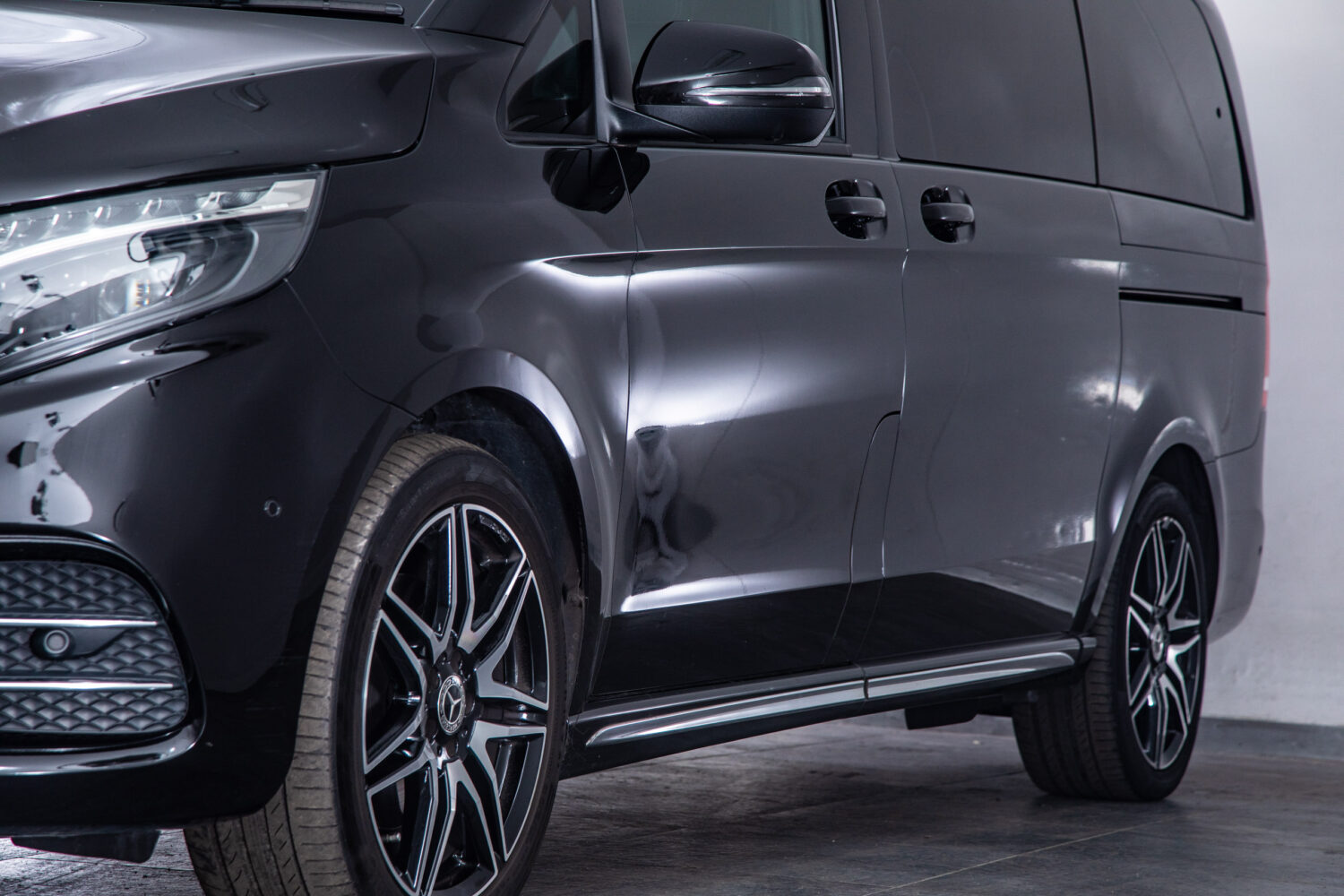 Vクラス V220 d エクスクルーシブ ロング プラチナスイート ディーゼルターボ