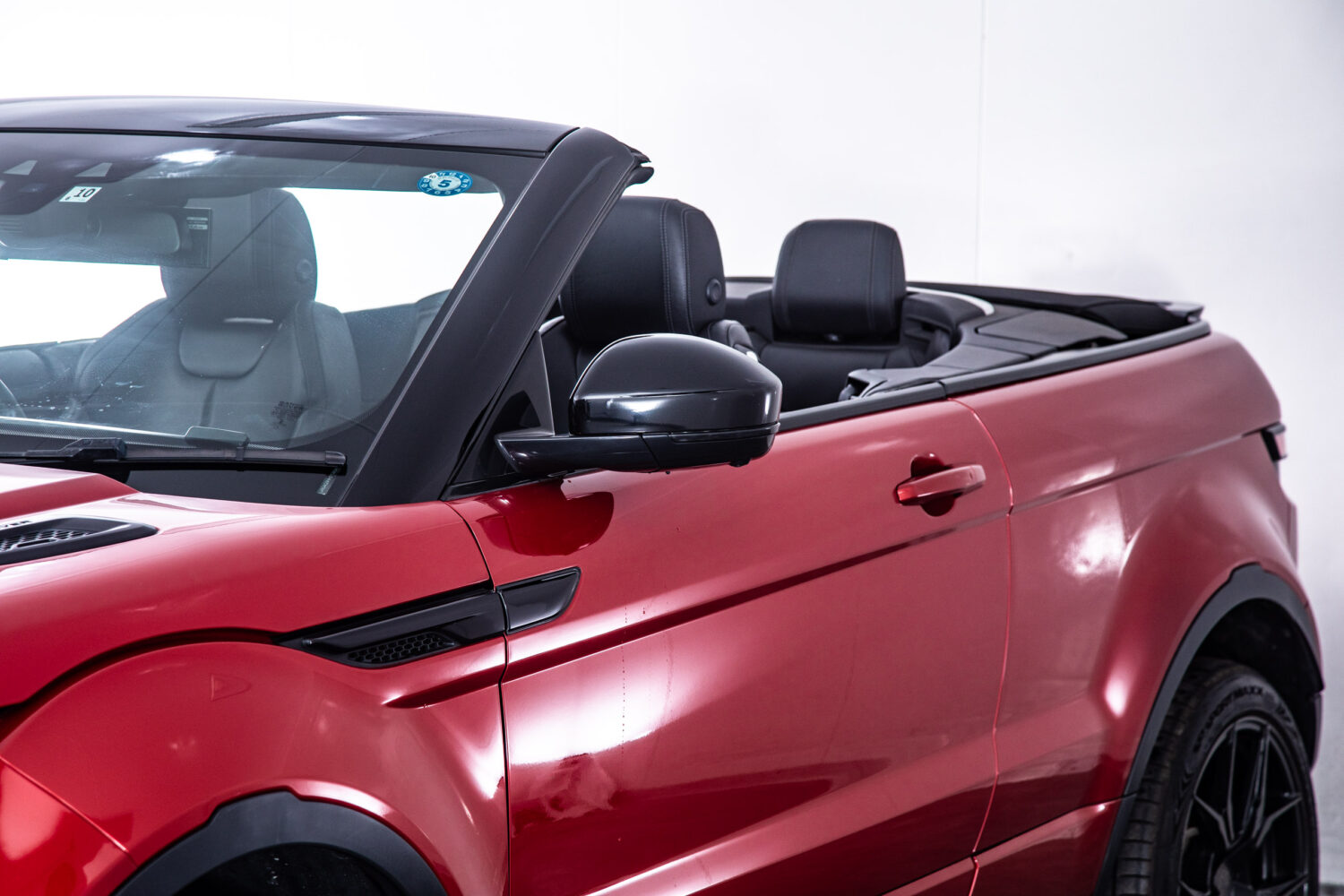 レンジローバーイヴォーク HSE ダイナミック 4WD