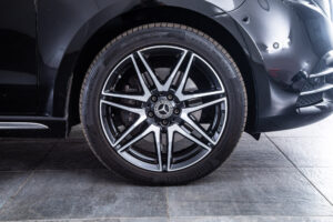 Vクラス V220 d エクスクルーシブ ロング プラチナスイート ディーゼルターボ