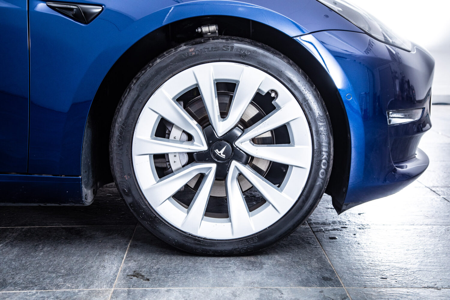 モデル3 ロングレンジ デュアルモーター 4WD