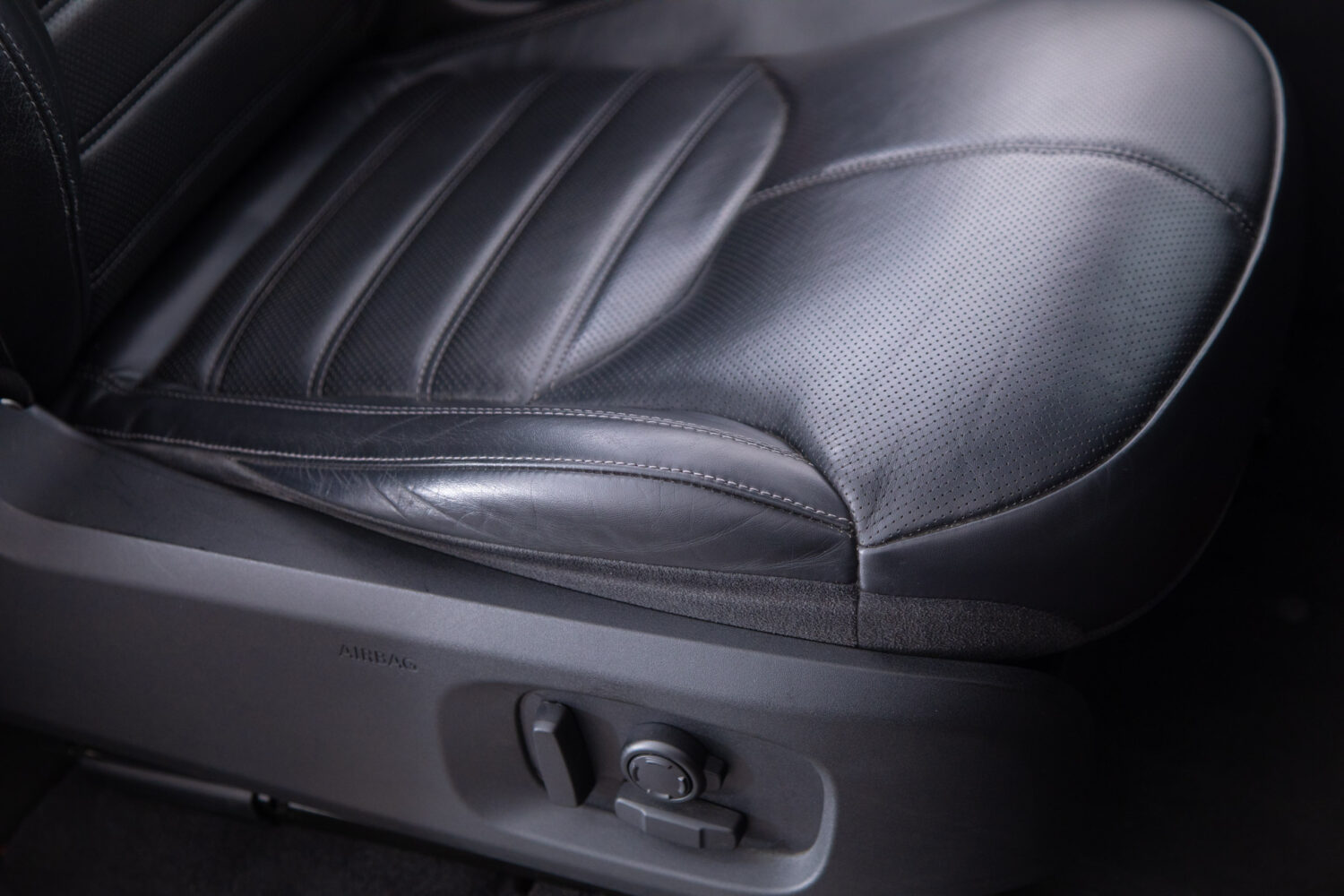 レンジローバーイヴォーク HSE ダイナミック 4WD