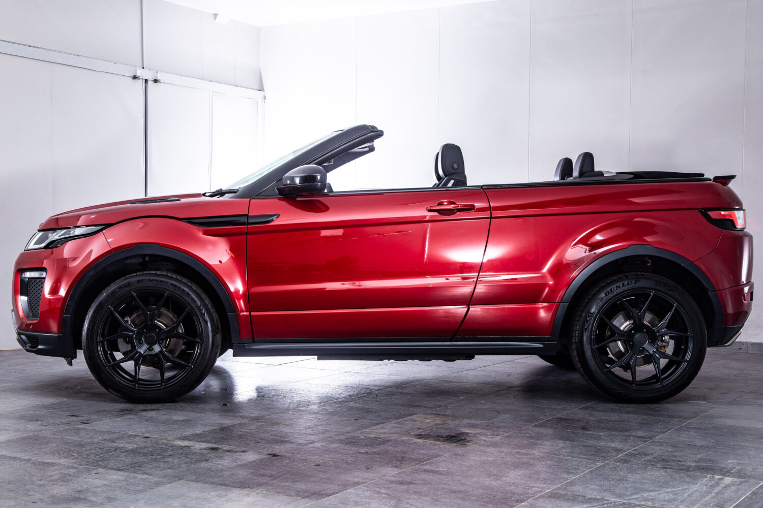 レンジローバーイヴォーク HSE ダイナミック 4WD