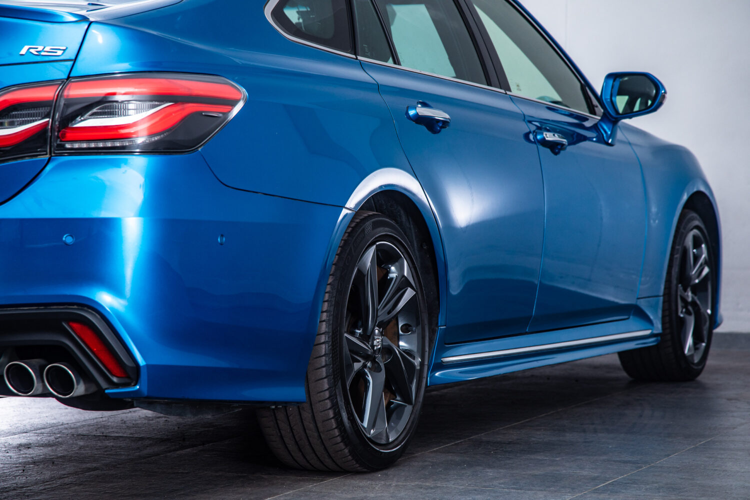 クラウン ハイブリッド 2.5 RS リミテッド