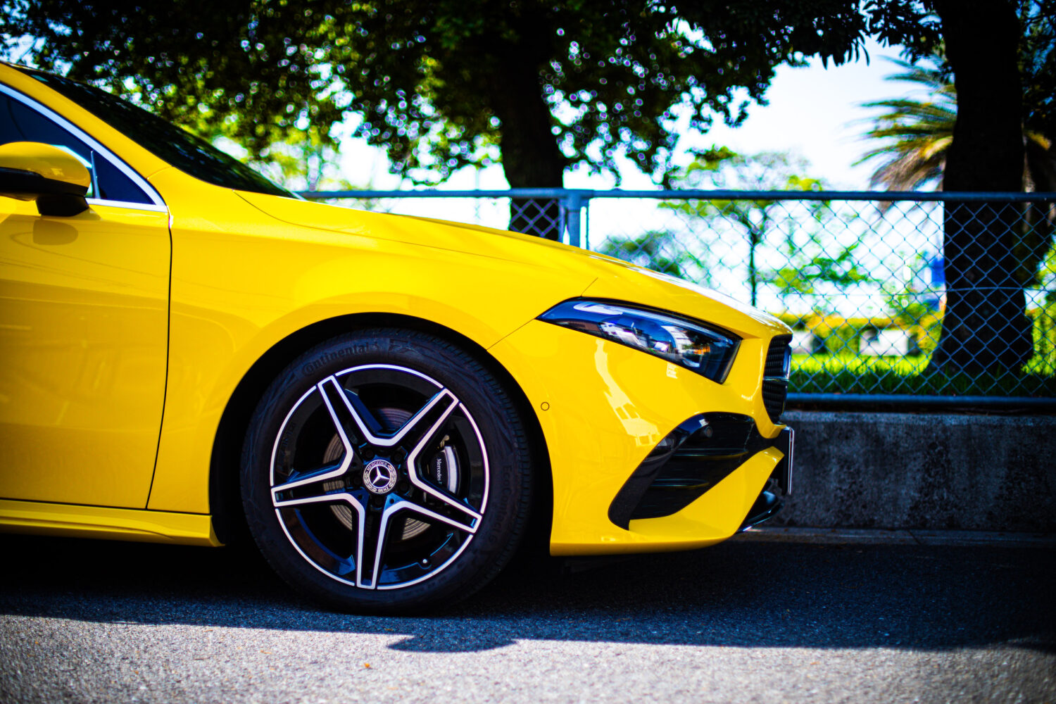 メルセデス・ベンツ・A200d（2024）幸せの黄色いメルセデス