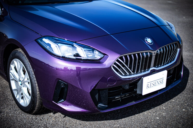BMW・1シリーズ（2025）色に惹かれ、性能に納得する