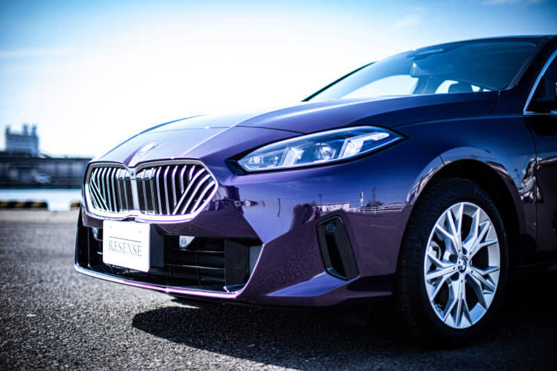 BMW・1シリーズ（2025）色に惹かれ、性能に納得する