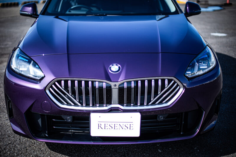 BMW・1シリーズ（2025）色に惹かれ、性能に納得する