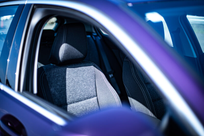 BMW・1シリーズ（2025）色に惹かれ、性能に納得する