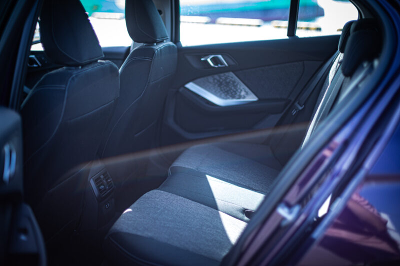 BMW・1シリーズ（2025）色に惹かれ、性能に納得する