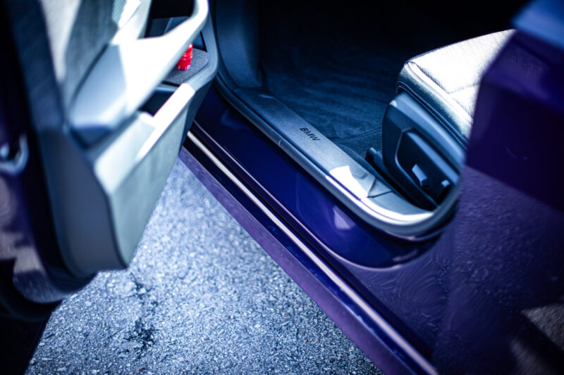 BMW・1シリーズ（2025）色に惹かれ、性能に納得する