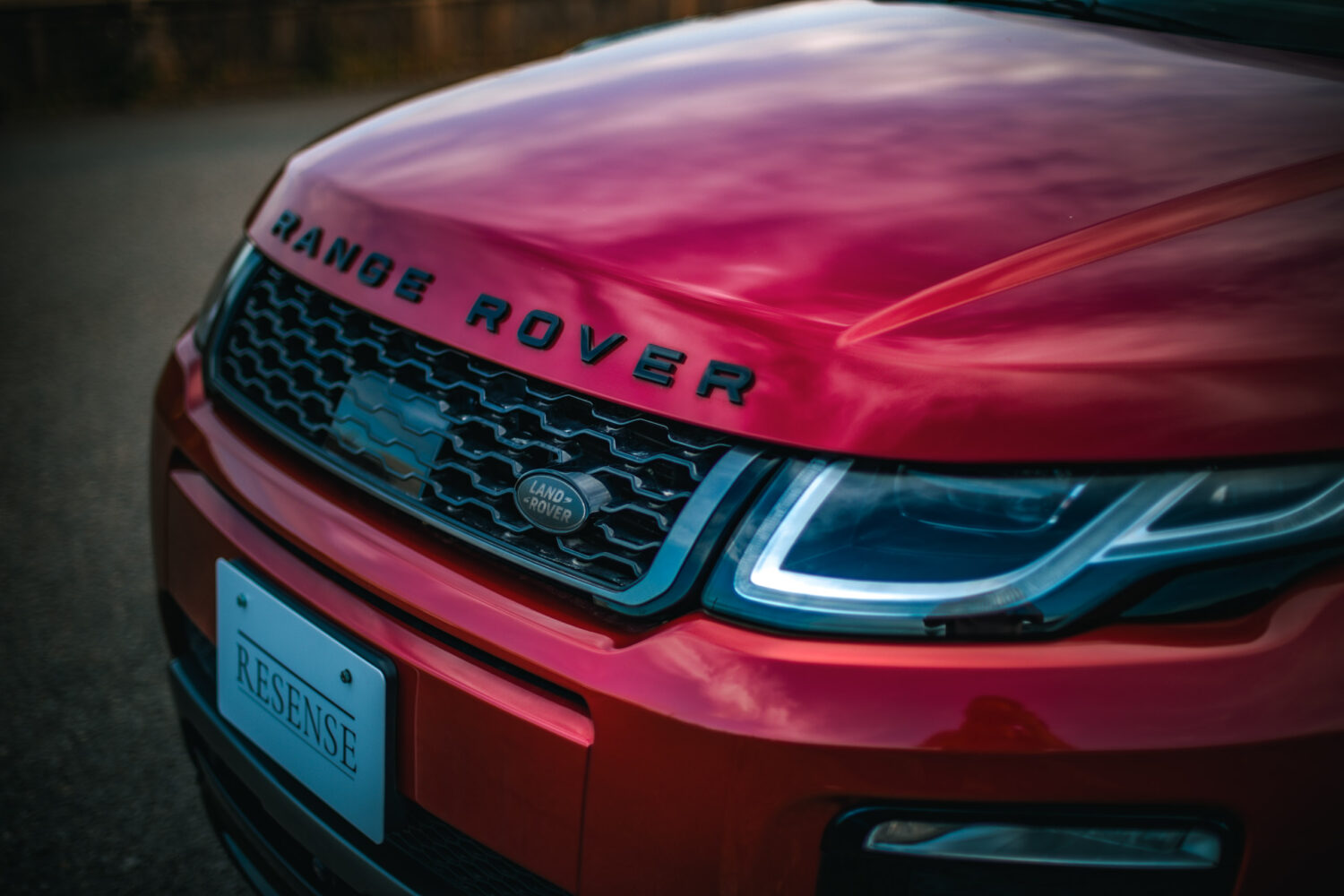 レンジローバー イヴォークコンバーチブル（2017）スポーツカーの高揚感とSUVの安心感