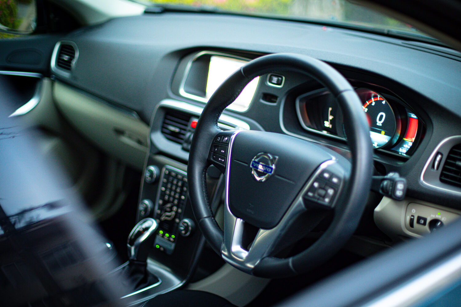 ボルボ・V40（2013）ボルボ流“プレミアム・ショートワゴン”