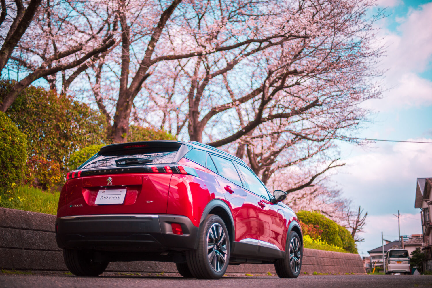 プジョー・e-2008 GT（2021）EVらしさも、フランス車らしさも