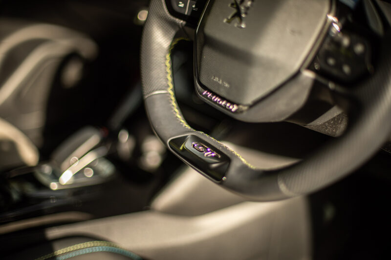プジョー・e-2008 GT（2021）EVらしさも、フランス車らしさも