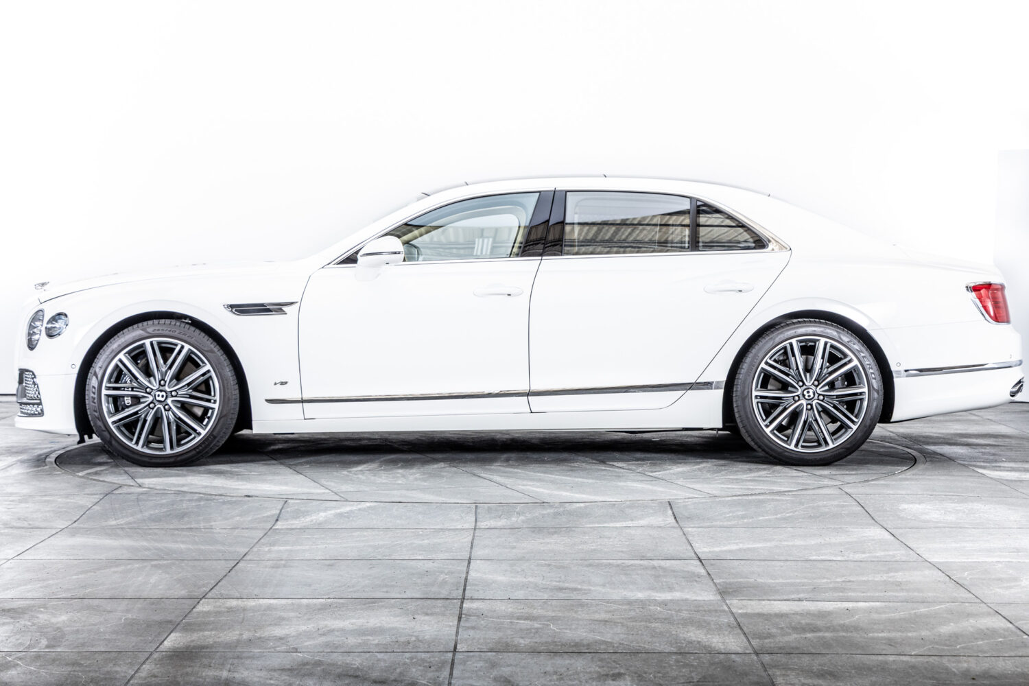 フライングスパー V8 左H 4WD