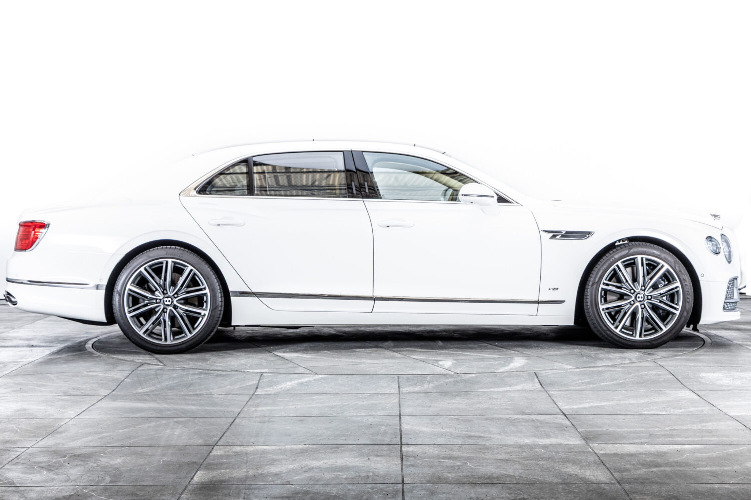 フライングスパー V8 左H 4WD