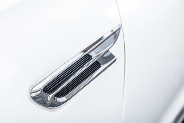 フライングスパー V8 左H 4WD