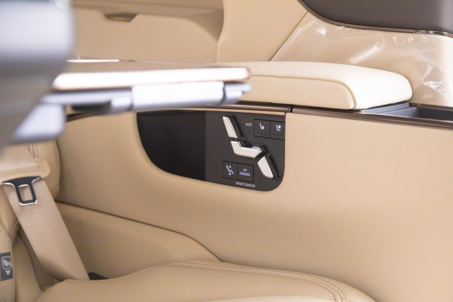 アルファード スぺーシャスラウンジ HEV2.5 4WD