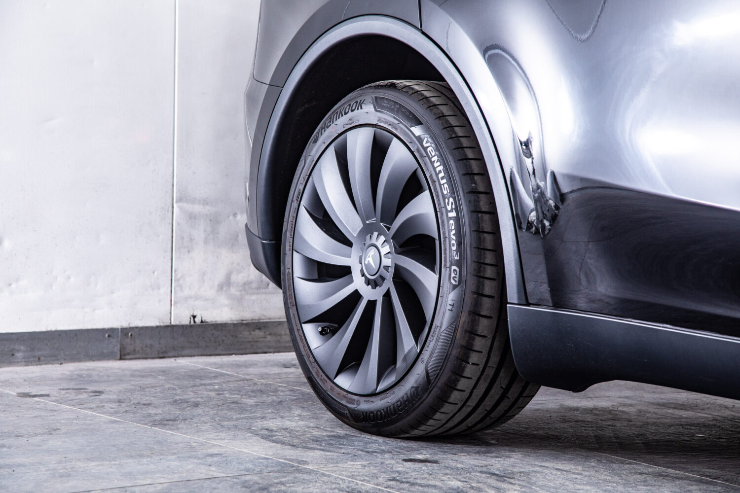 モデルY ロングレンジ 4WD