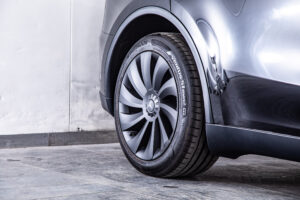 モデルY ロングレンジ 4WD