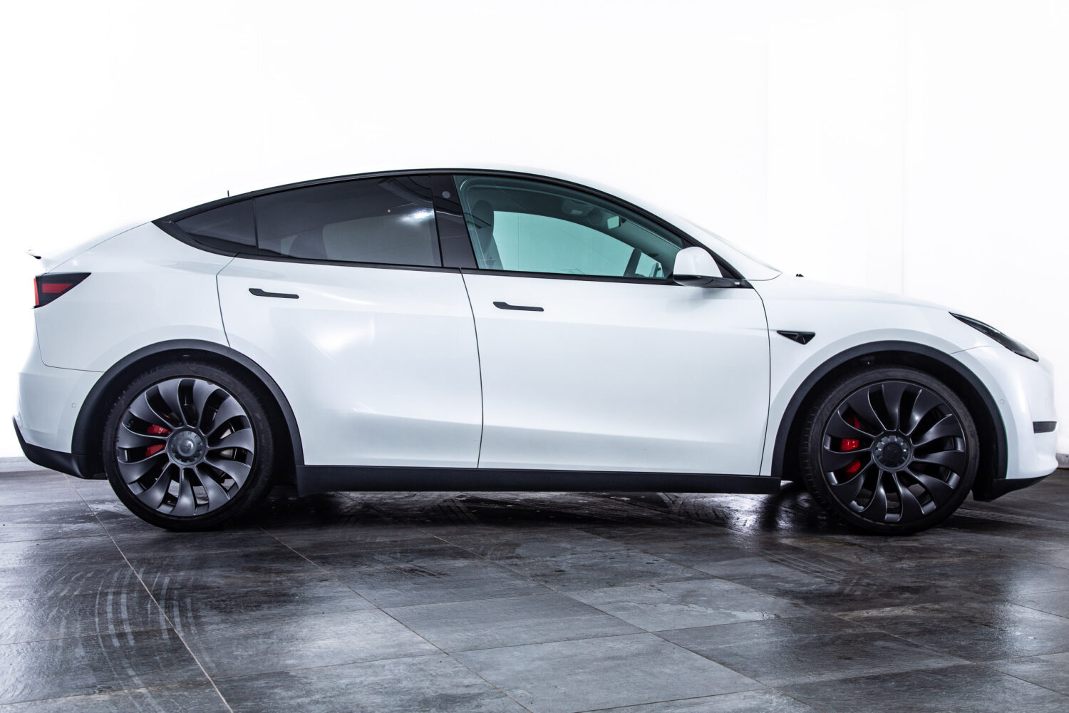 モデルY パフォーマンス 4WD