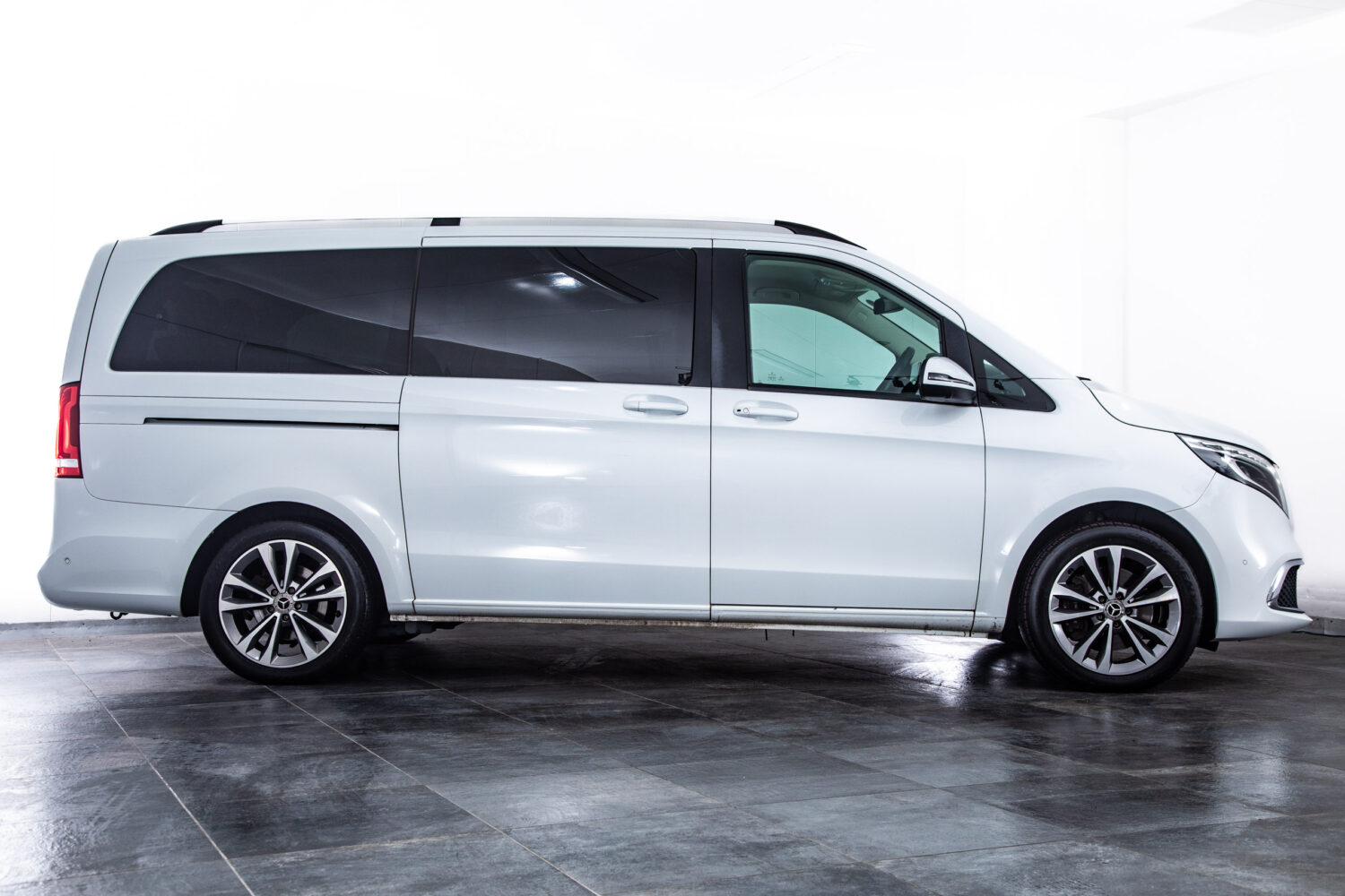 V220d アバンギャルド ロング