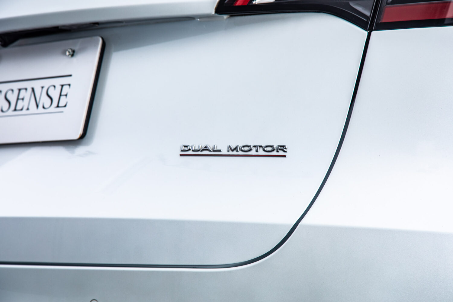 モデルY パフォーマンス 4WD