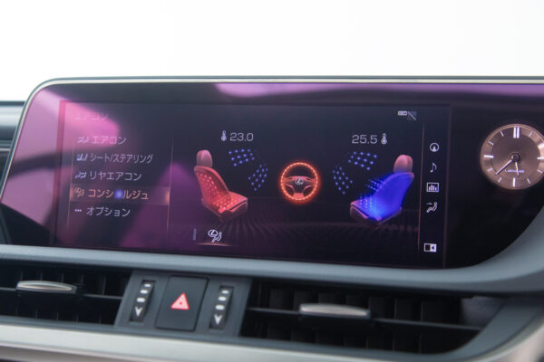 ES300h バージョンL