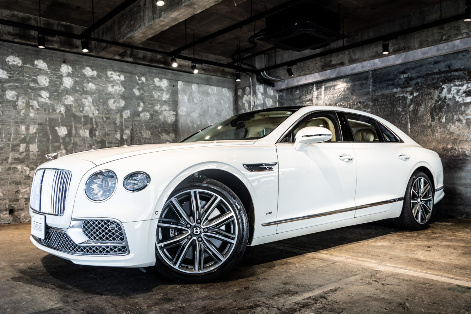 フライングスパー V8 左H 4WD