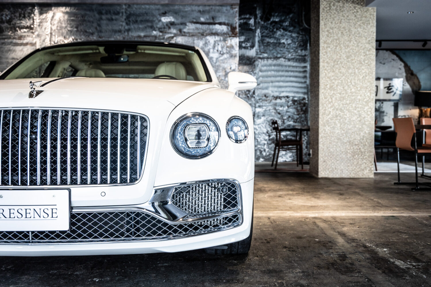 フライングスパー V8 左H 4WD