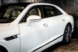 フライングスパー V8 左H 4WD