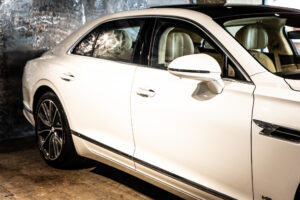 フライングスパー V8 左H 4WD