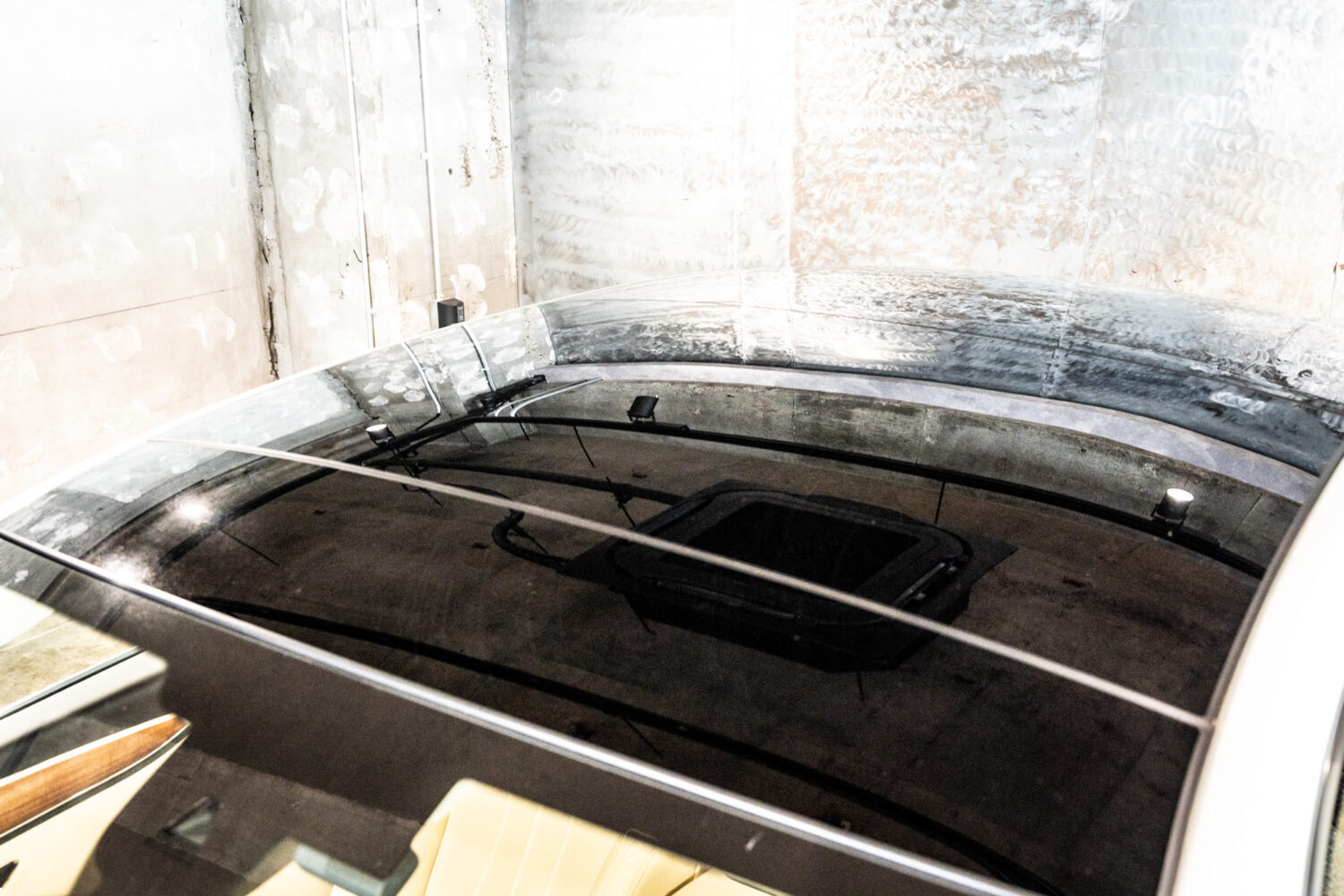 フライングスパー V8 左H 4WD