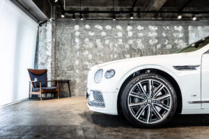 フライングスパー V8 左H 4WD