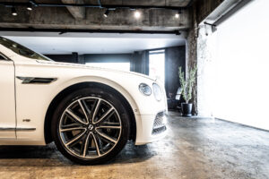 フライングスパー V8 左H 4WD