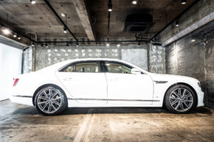 フライングスパー V8 左H 4WD