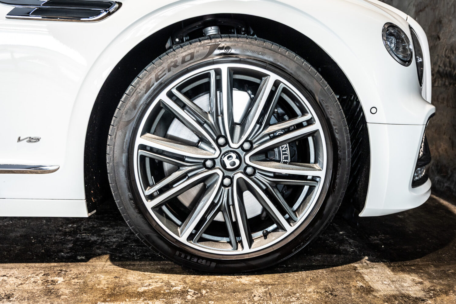 フライングスパー V8 左H 4WD