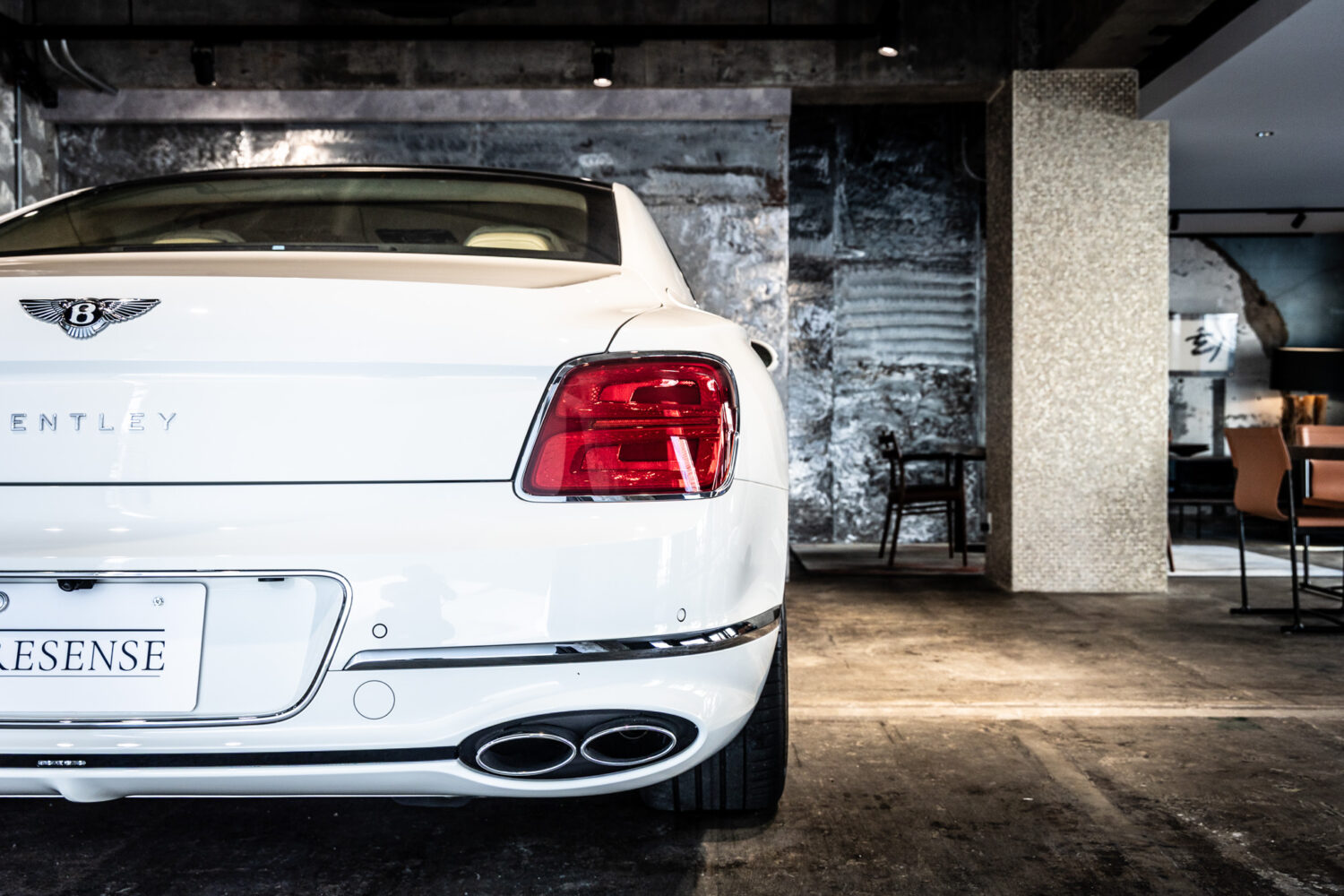 フライングスパー V8 左H 4WD